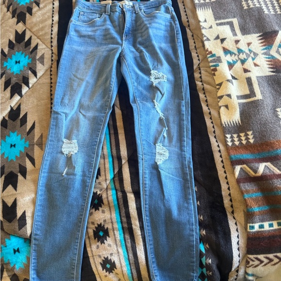 New Levi's Jeans - Picture 2 of 4